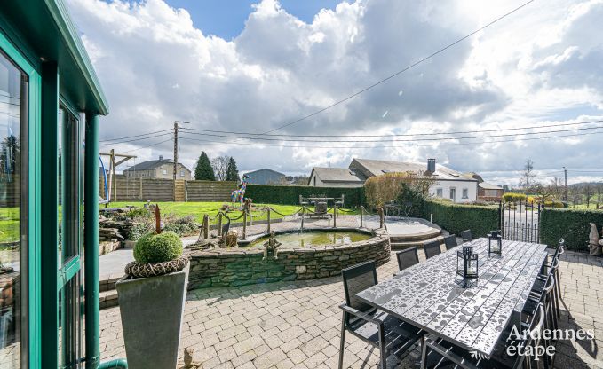 Komfortables Ferienhaus mit Hallenbad in Bertrix, Ardennen