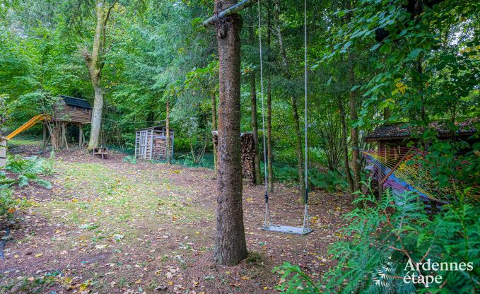 Authentisches Chalet fr 8 Personen in Bivre mit 4 Schlafzimmern, Holzofen, Whirlpool, Privatgarten und Fahrradabstellraum