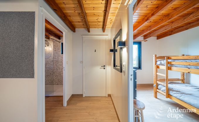 Authentisches Chalet fr 8 Personen in Bivre mit 4 Schlafzimmern, Holzofen, Whirlpool, Privatgarten und Fahrradabstellraum