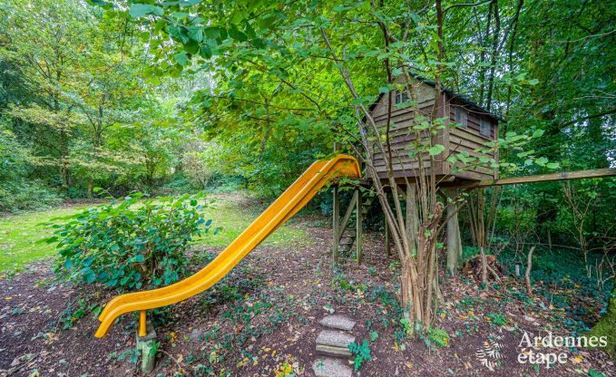 Authentisches Chalet fr 8 Personen in Bivre mit 4 Schlafzimmern, Holzofen, Whirlpool, Privatgarten und Fahrradabstellraum