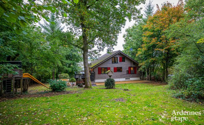 Authentisches Chalet fr 8 Personen in Bivre mit 4 Schlafzimmern, Holzofen, Whirlpool, Privatgarten und Fahrradabstellraum