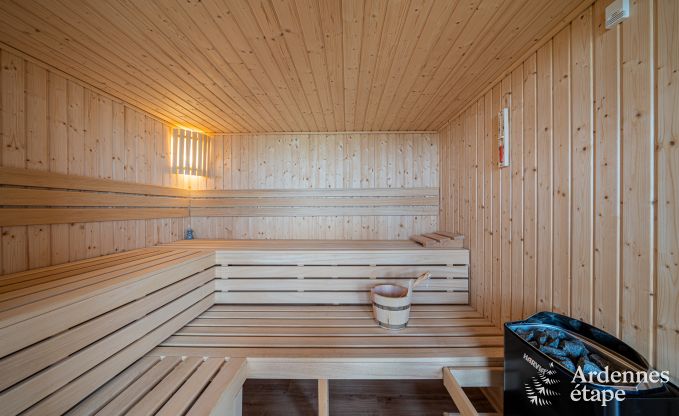 Ferienhaus in Bi�vre: haustierfreundlicher Komfort f�r 12 Personen mit Sauna in den Ardennen