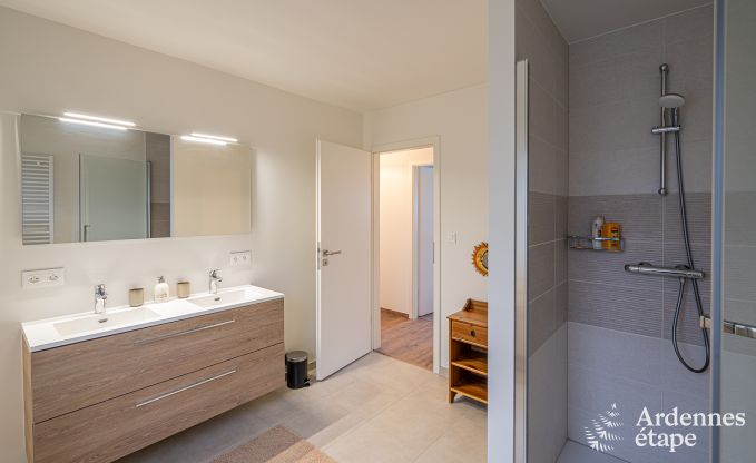 Ferienhaus in Bi�vre: haustierfreundlicher Komfort f�r 12 Personen mit Sauna in den Ardennen