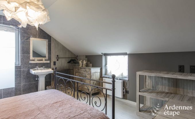 Komfortables, charaktervolles Haus mit Wellnessbereich und zauberhaftem Ambiente in Bièvre