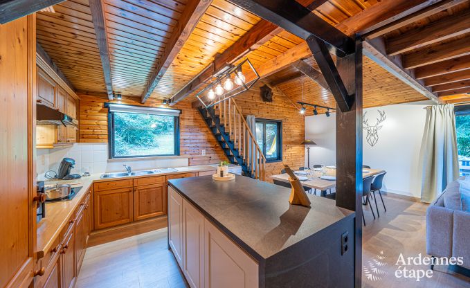 Authentisches Chalet fr 8 Personen in Bivre mit 4 Schlafzimmern, Holzofen, Whirlpool, Privatgarten und Fahrradabstellraum