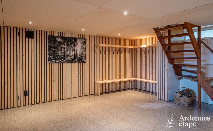 Authentisches Chalet fr 8 Personen in Bivre mit 4 Schlafzimmern, Holzofen, Whirlpool, Privatgarten und Fahrradabstellraum