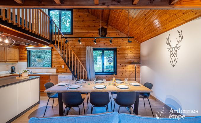 Authentisches Chalet fr 8 Personen in Bivre mit 4 Schlafzimmern, Holzofen, Whirlpool, Privatgarten und Fahrradabstellraum