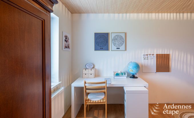 Ferienhaus mit Schwimmbad in Bi�vre, Ardennen