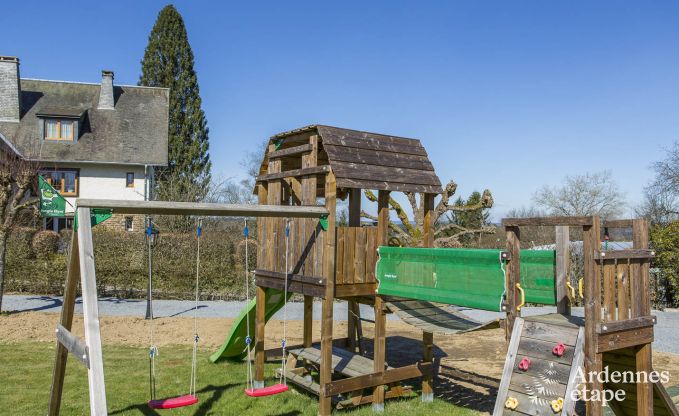Flucht in die Ardennen: Ger�umiges Ferienhaus f�r 8 Personen in Bouillon