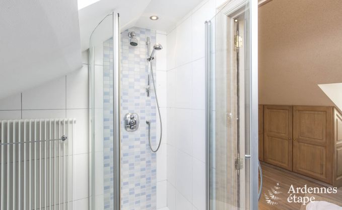 Flucht in die Ardennen: Ger�umiges Ferienhaus f�r 8 Personen in Bouillon