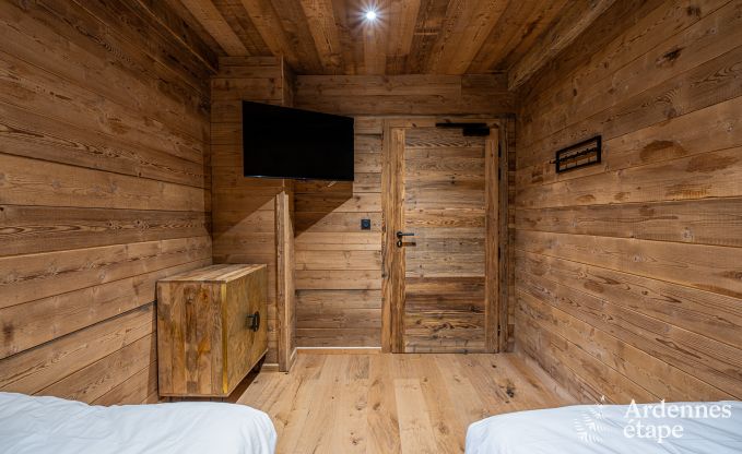 Luxus Chalet in Brognon fr 20 Personen mit beheiztem Auenpool, Outdoor-Jacuzzi und Sauna am See