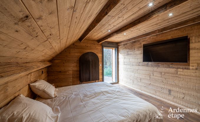 Luxus Chalet in Brognon fr 20 Personen mit beheiztem Auenpool, Outdoor-Jacuzzi und Sauna am See