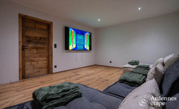 Luxus Chalet in Brognon fr 20 Personen mit beheiztem Auenpool, Outdoor-Jacuzzi und Sauna am See