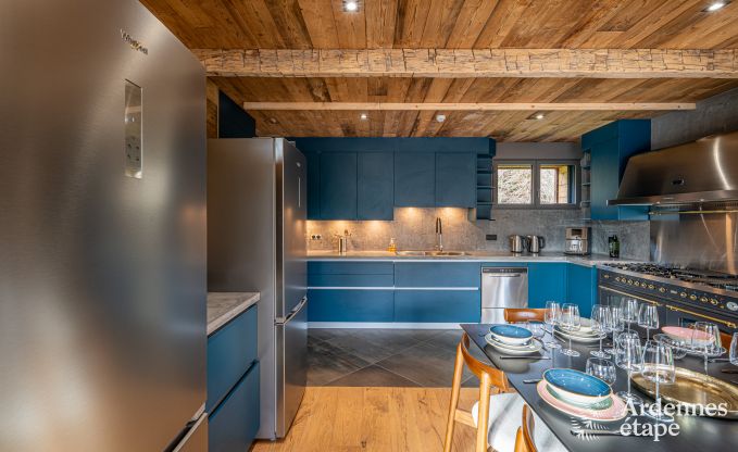 Luxus Chalet in Brognon fr 20 Personen mit beheiztem Auenpool, Outdoor-Jacuzzi und Sauna am See