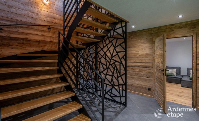 Luxus Chalet in Brognon fr 20 Personen mit beheiztem Auenpool, Outdoor-Jacuzzi und Sauna am See