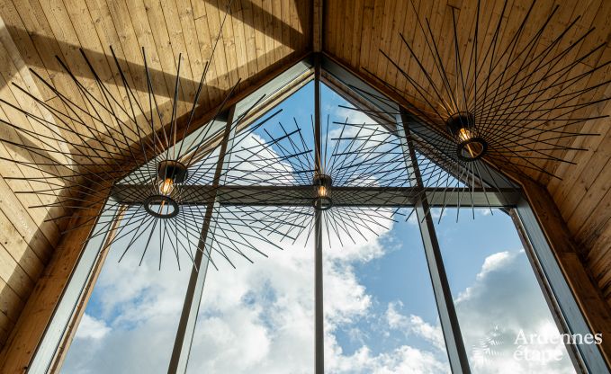 Luxus Chalet in Brognon fr 20 Personen mit beheiztem Auenpool, Outdoor-Jacuzzi und Sauna am See