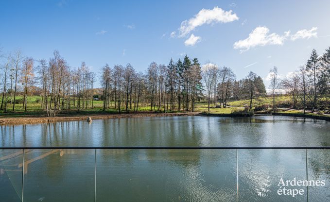 Luxus Chalet in Brognon fr 20 Personen mit beheiztem Auenpool, Outdoor-Jacuzzi und Sauna am See