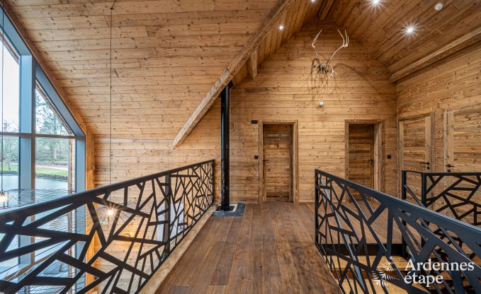 Luxus Chalet in Brognon fr 20 Personen mit beheiztem Auenpool, Outdoor-Jacuzzi und Sauna am See