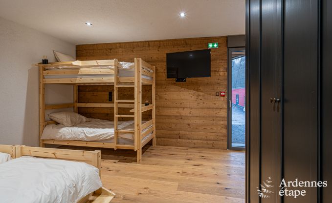 Luxus Chalet in Brognon fr 20 Personen mit beheiztem Auenpool, Outdoor-Jacuzzi und Sauna am See