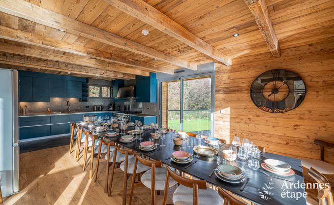 Luxus Chalet in Brognon fr 20 Personen mit beheiztem Auenpool, Outdoor-Jacuzzi und Sauna am See