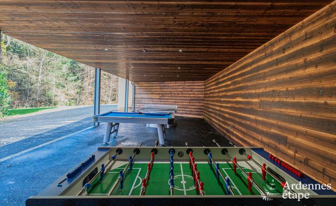 Luxus Chalet in Brognon fr 20 Personen mit beheiztem Auenpool, Outdoor-Jacuzzi und Sauna am See