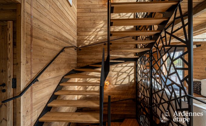 Luxus Chalet in Brognon fr 20 Personen mit beheiztem Auenpool, Outdoor-Jacuzzi und Sauna am See