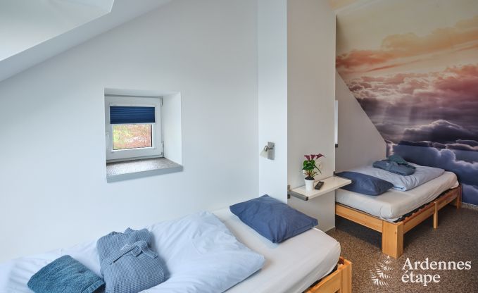 Gerumiges Bauernhaus in Bllingen fr 13 Personen mit Hallenbad, Sauna und Jacuzzi