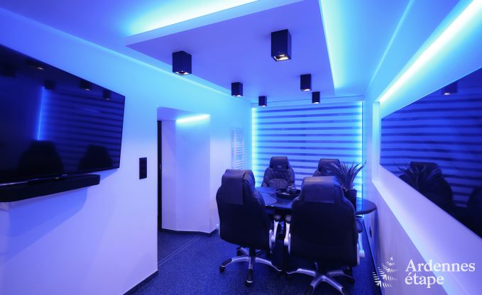 Gerumiges Bauernhaus in Bllingen fr 13 Personen mit Hallenbad, Sauna und Jacuzzi