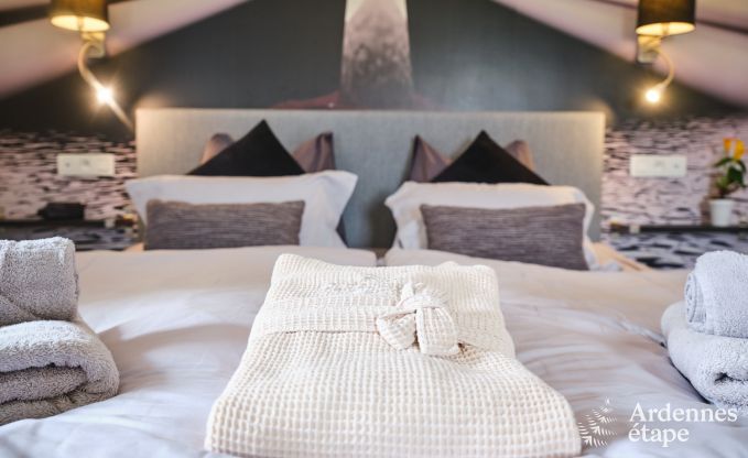 Gerumiges Bauernhaus in Bllingen fr 13 Personen mit Hallenbad, Sauna und Jacuzzi