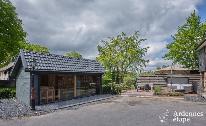 Gerumiges Bauernhaus in Bllingen fr 13 Personen mit Hallenbad, Sauna und Jacuzzi