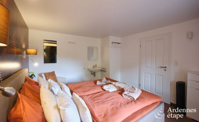 Gerumiges Bauernhaus in Bllingen fr 13 Personen mit Hallenbad, Sauna und Jacuzzi