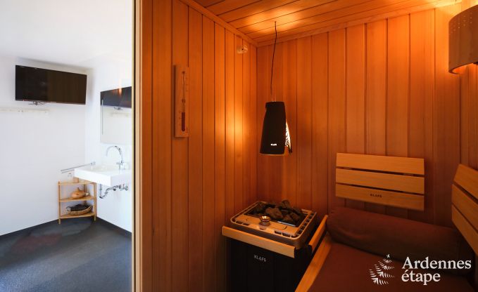 Gerumiges Bauernhaus in Bllingen fr 13 Personen mit Hallenbad, Sauna und Jacuzzi