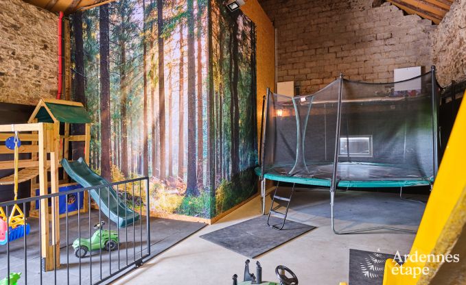 Gerumiges Bauernhaus in Bllingen fr 13 Personen mit Hallenbad, Sauna und Jacuzzi