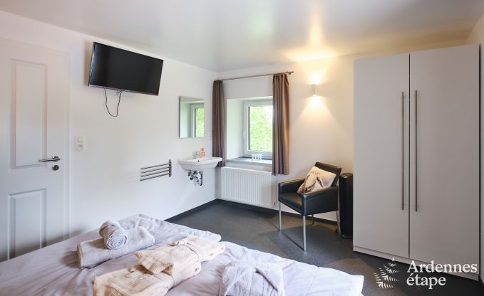 Gerumiges Bauernhaus in Bllingen fr 13 Personen mit Hallenbad, Sauna und Jacuzzi