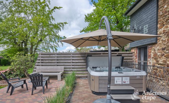 Gerumiges Bauernhaus in Bllingen fr 13 Personen mit Hallenbad, Sauna und Jacuzzi