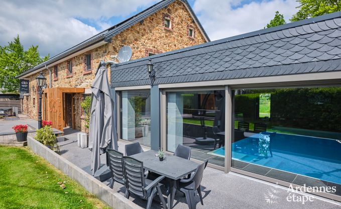 Gerumiges Bauernhaus in Bllingen fr 13 Personen mit Hallenbad, Sauna und Jacuzzi