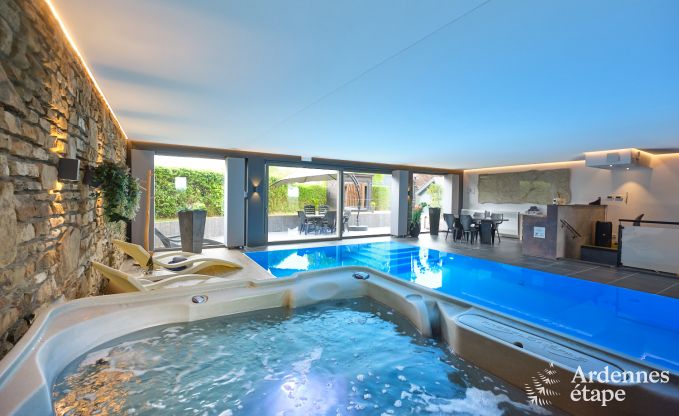 Gerumiges Bauernhaus in Bllingen fr 13 Personen mit Hallenbad, Sauna und Jacuzzi