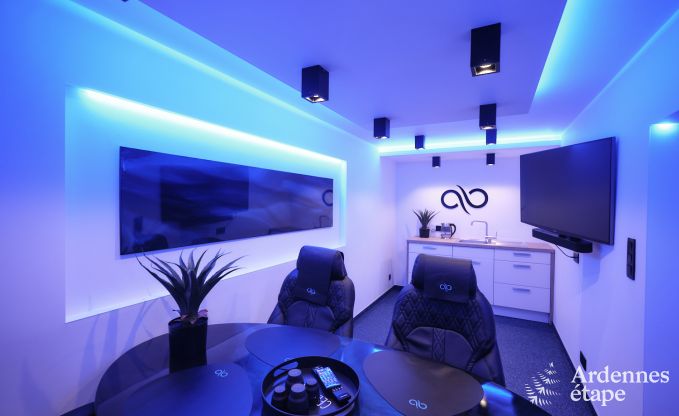 Gerumiges Bauernhaus in Bllingen fr 13 Personen mit Hallenbad, Sauna und Jacuzzi