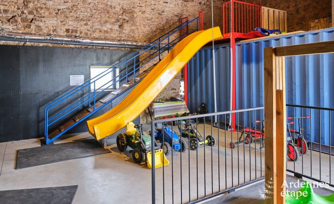 Gerumiges Bauernhaus in Bllingen fr 13 Personen mit Hallenbad, Sauna und Jacuzzi