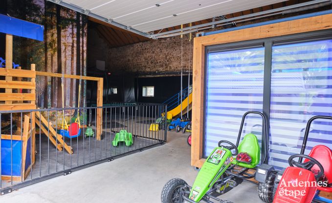 Gerumiges Bauernhaus in Bllingen fr 13 Personen mit Hallenbad, Sauna und Jacuzzi