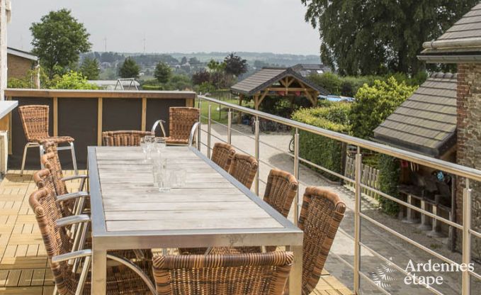 Gerumige Ferienwohnung fr 12 Personen mit 5 Schlafzimmern und gemeinsamem Privatgarten und Wellness in Butgenbach