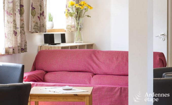 Gerumige Ferienwohnung fr 12 Personen mit 5 Schlafzimmern und gemeinsamem Privatgarten und Wellness in Butgenbach