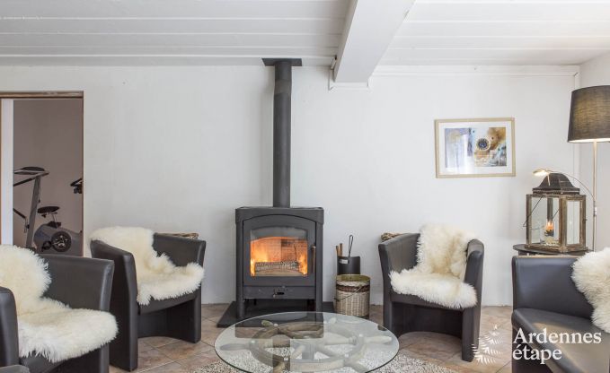 Gerumige Ferienwohnung fr 12 Personen mit 5 Schlafzimmern und gemeinsamem Privatgarten und Wellness in Butgenbach