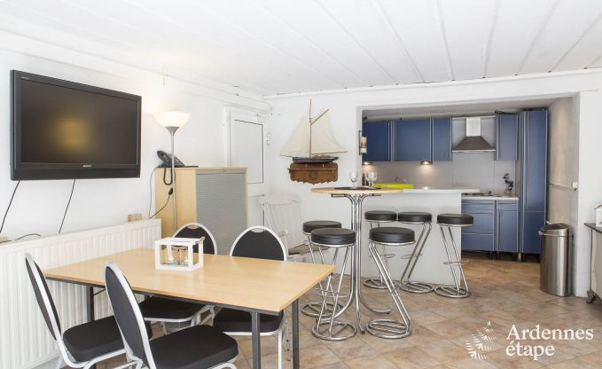 Gerumige Ferienwohnung fr 12 Personen mit 5 Schlafzimmern und gemeinsamem Privatgarten und Wellness in Butgenbach