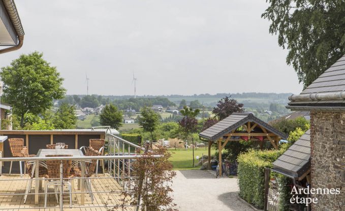 Gerumige Ferienwohnung fr 12 Personen mit 5 Schlafzimmern und gemeinsamem Privatgarten und Wellness in Butgenbach