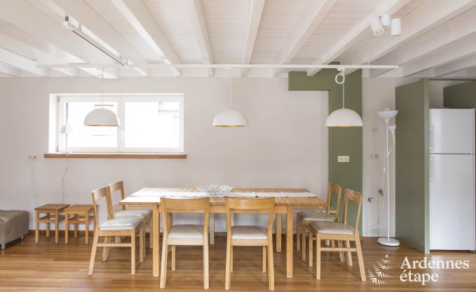 Gerumige Ferienwohnung fr 12 Personen mit 5 Schlafzimmern und gemeinsamem Privatgarten und Wellness in Butgenbach