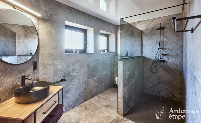 Luxusferienhaus in Butgenbach: Wasserturm mit Sauna, Whirlpool und Panoramablick f�r 6 Personen