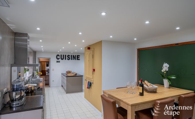 Luxusvilla in Cerfontaine: perfekt f�r 14 Personen, mit Innen- und Au�enpool, in der N�he der Lacs de l'Eau d'Heure