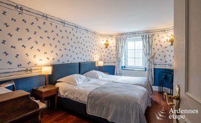 Luxusvilla in Cerfontaine: perfekt f�r 14 Personen, mit Innen- und Au�enpool, in der N�he der Lacs de l'Eau d'Heure