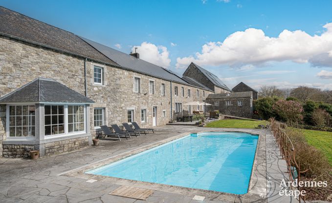 Luxusvilla in Cerfontaine: perfekt f�r 14 Personen, mit Innen- und Au�enpool, in der N�he der Lacs de l'Eau d'Heure